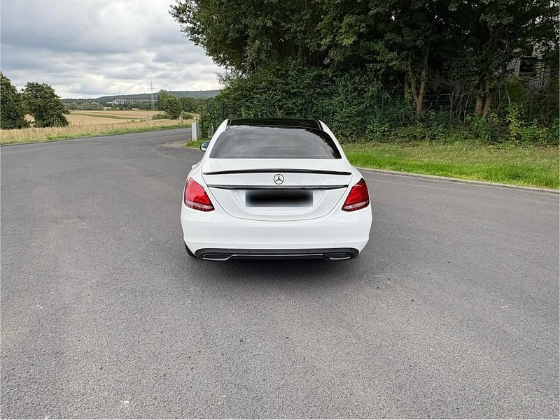 Gebraucht Mercedes C220 170 PS (125 kW) 2018 Weiß Limousine