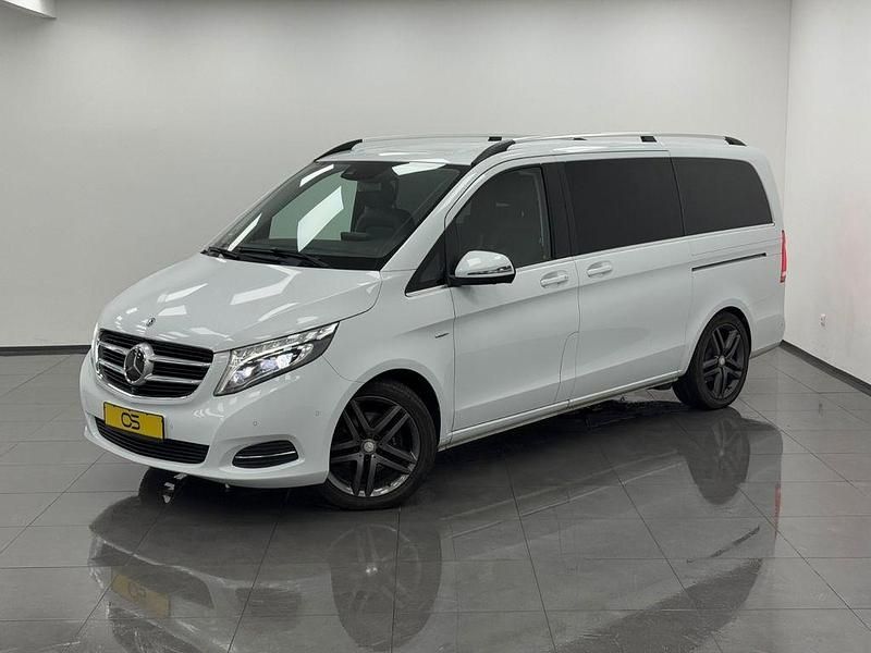 Weiß Gebraucht 2017 Mercedes V250 Avantgarde Van / Kleinbus | 42.750 € (Guter Preis) - Bild 1/4