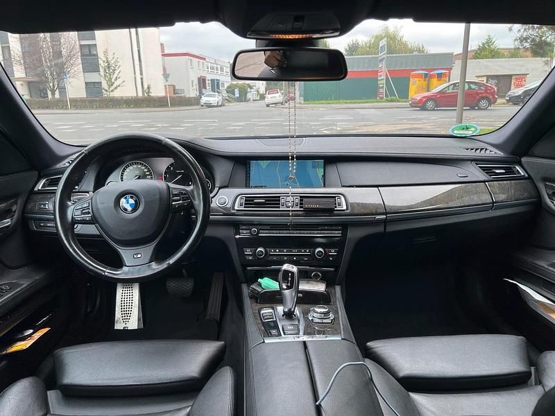 Gebraucht BMW 730L M Sport 245 PS (180 kW) 2012 Schwarz Limousine
