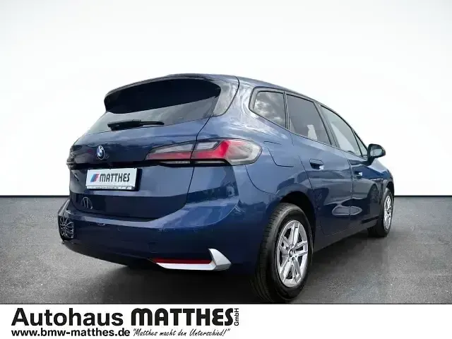 Gebraucht BMW 218 Active Tourer Luxury Line 136 PS (100 kW) 2022 Blau Van / Kleinbus