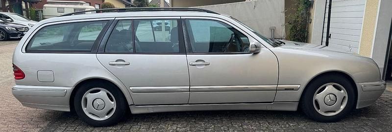 Gebraucht Mercedes E240 Avantgarde 170 PS (125 kW) 2001 Silber Kombi