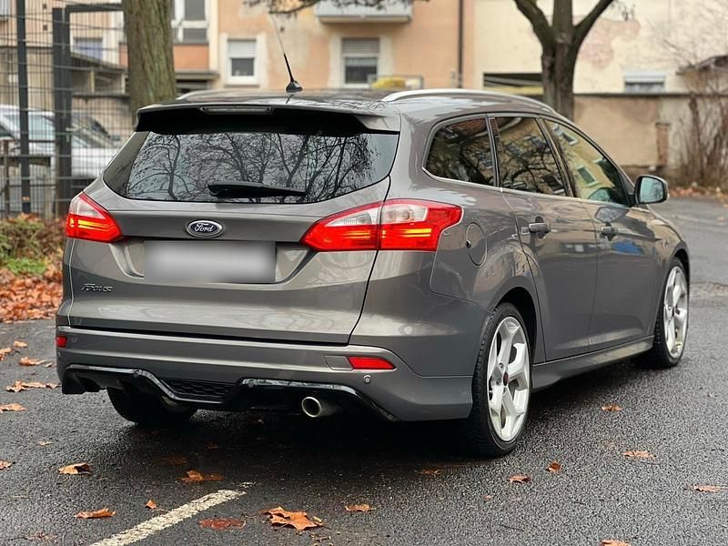 Gebraucht Ford Focus ST-Line 163 PS (119 kW) 2014 Braun Kombi