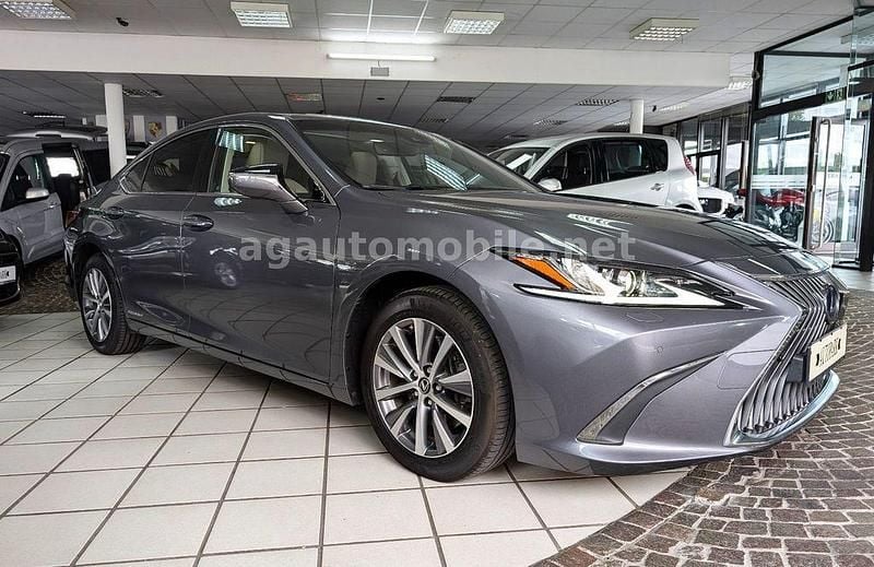 Grau Gebraucht 2020 Lexus ES300H Limousine | 29.899 € (Superpreis) - Bild 1/4