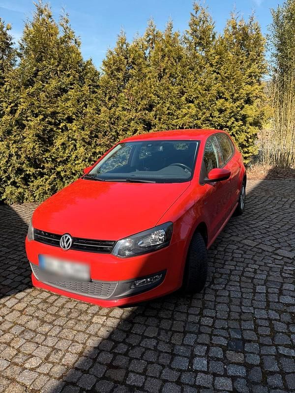 Gebraucht VW Polo Life 90 PS (66 kW) 2014 Rot Kleinwagen