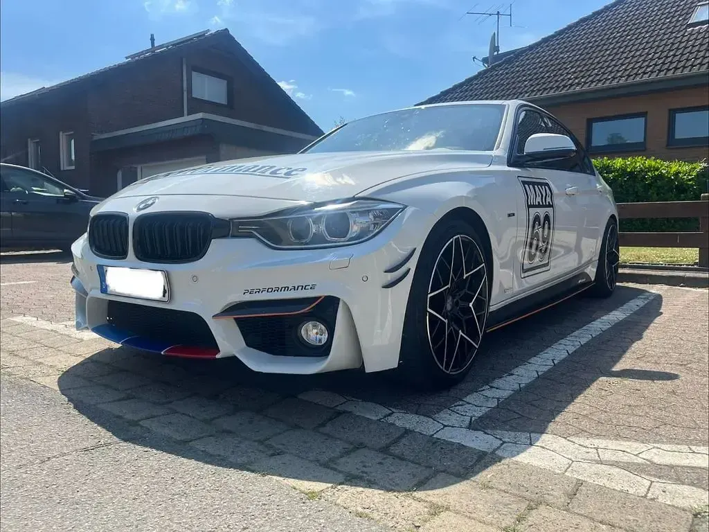 Gebraucht BMW 330 Sport Line 258 PS (189 kW) 2012 Weiß Limousine