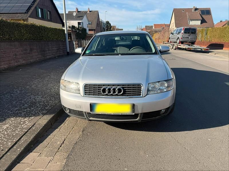 Gebraucht Audi A4 130 PS (95 kW) 2001 Silber Limousine