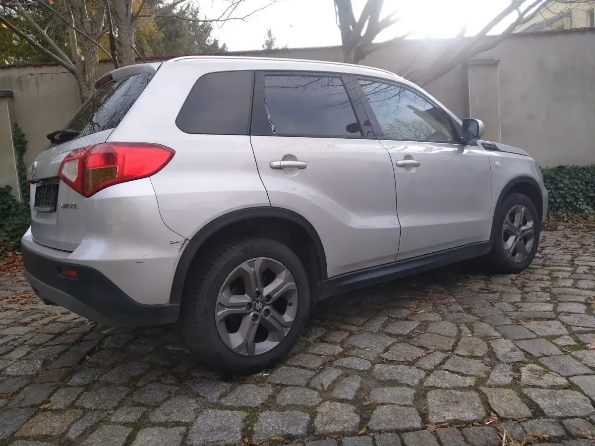 Gebraucht Suzuki Vitara Comfort 120 PS (88 kW) 2016 Silber SUV