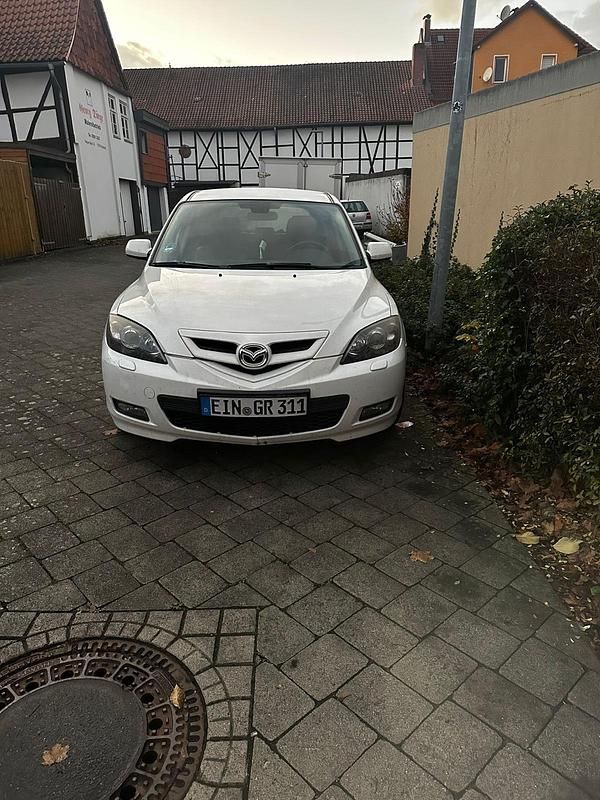 Weiß Gebraucht 2009 Mazda 3 Inclusive Limousine | 2.200 € (Guter Preis) - Bild 1/4
