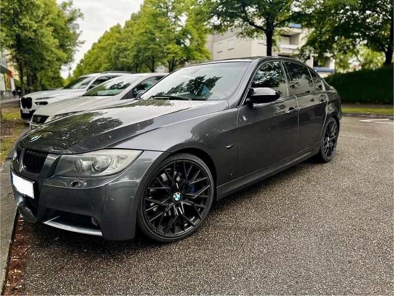 Grau Gebraucht 2006 BMW 330 M Sport Limousine | 9.249 € (Fairer Preis) - Bild 1/4