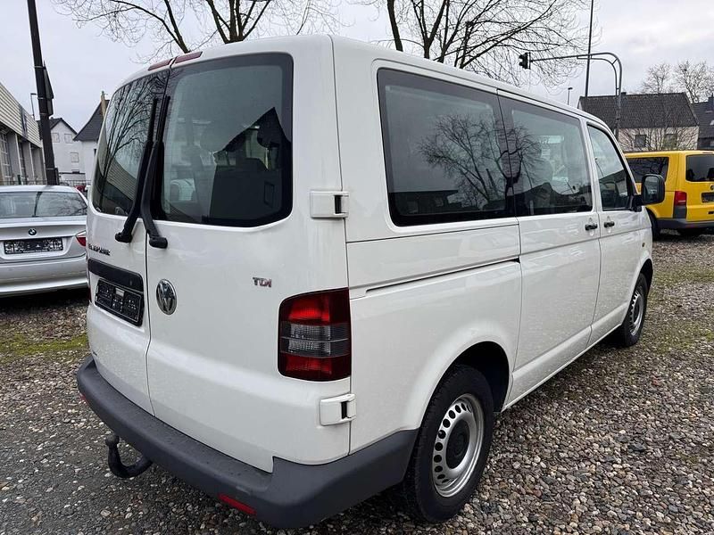 Gebraucht VW T5 131 PS (96 kW) 2006 Grauweiß r9002 Van