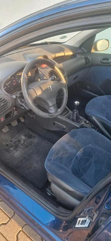 Gebraucht Peugeot 206 60 PS (44 kW) 2003 Blau Kleinwagen