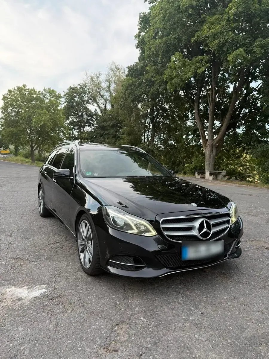 Gebraucht Mercedes E300 231 PS (169 kW) 2013 Schwarz Kombi