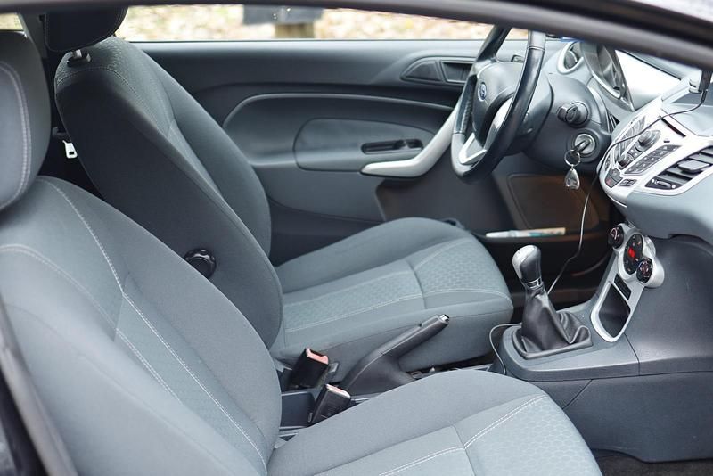 Gebraucht Ford Fiesta Titanium 80 PS (58 kW) 2009 Schwarz Kleinwagen