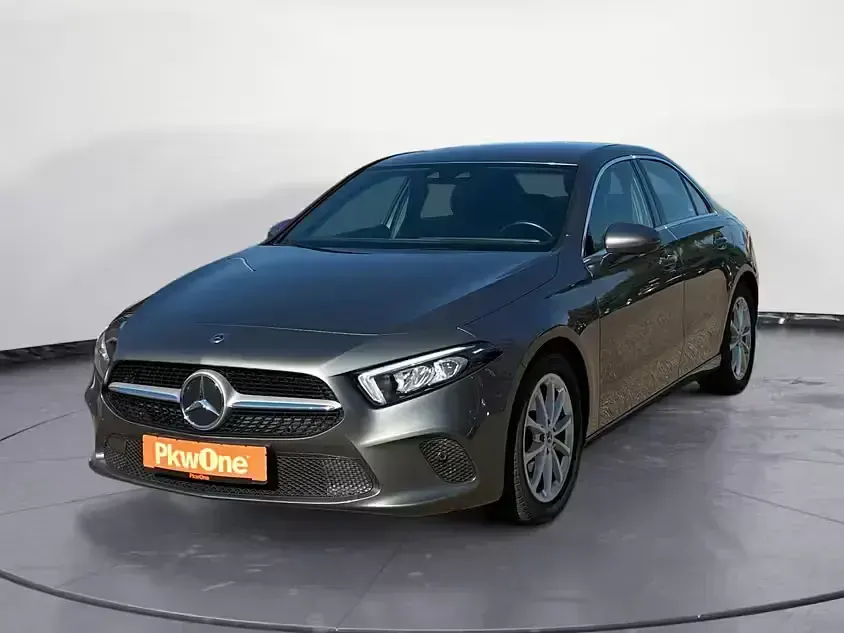 Gebraucht Mercedes A200 Progressive 163 PS (119 kW) 2021 Limousine