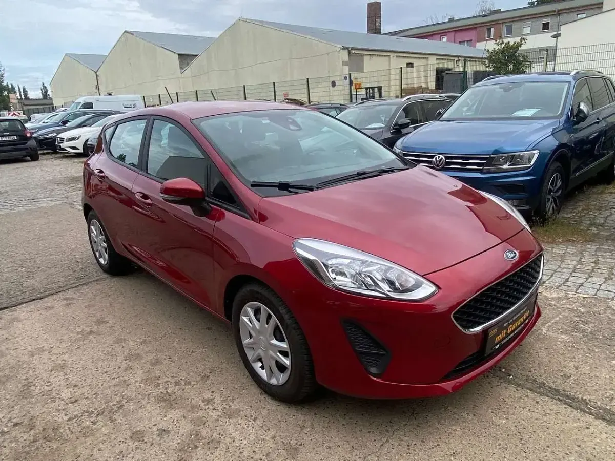 Gebraucht Ford Fiesta Trend 101 PS (74 kW) 2018 Rot Kleinwagen