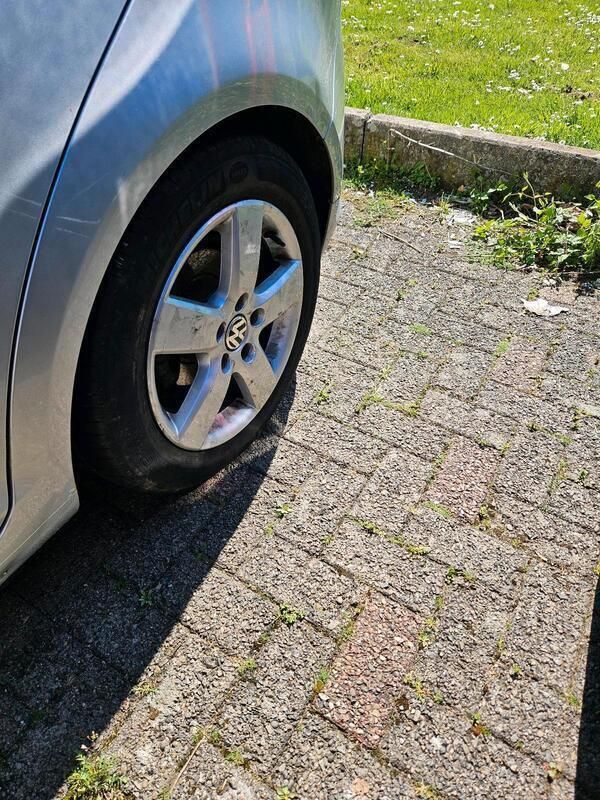 Silber Gebraucht 2009 VW Golf Plus Cross Van / Kleinbus | 4.700 € (Guter Preis) - Bild 1/4