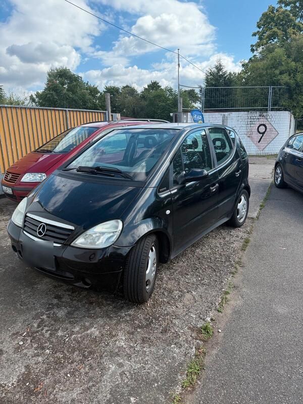 Schwarz Gebraucht 2001 Mercedes A190 Kleinwagen | 1.250 € (Fairer Preis) - Bild 1/4