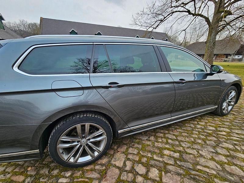 Gebraucht VW Passat Comfortline 190 PS (139 kW) 2016 Grau Limousine