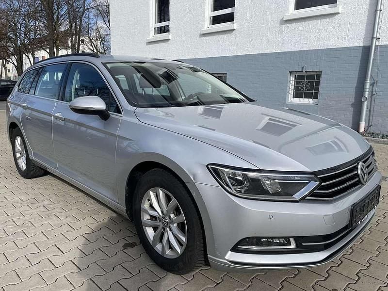 Gebraucht VW Passat Comfortline 150 PS (110 kW) 2016 Grau Kombi