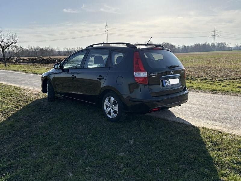 Gebraucht Hyundai i30 Classic 90 PS (66 kW) 2011 Schwarz Kombi