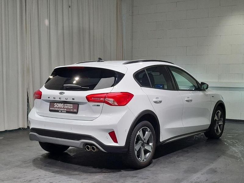 Usata Ford Focus Active 125 CV (91 kW) 2022 Bianco Berlina