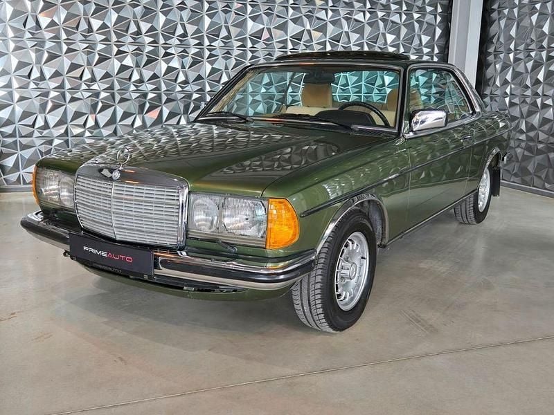 Grün Gebraucht 1983 Mercedes 280 Coupé | 19.990 € - Bild 1/4