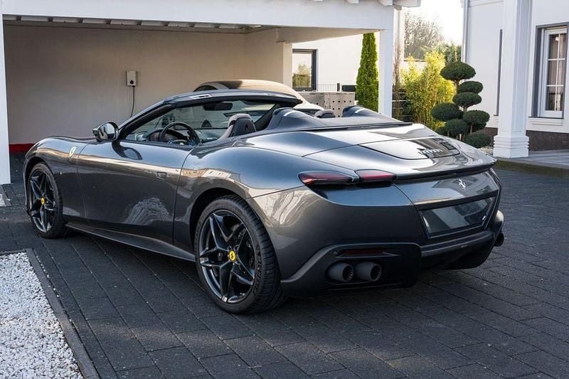 Gebraucht Ferrari Roma 620 PS (456 kW) 2025 Grau Cabrio