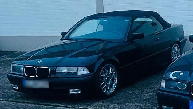 Schwarz Gebraucht 1993 BMW 325 Cabriolet Cabrio | 11.500 € - Bild 1/4
