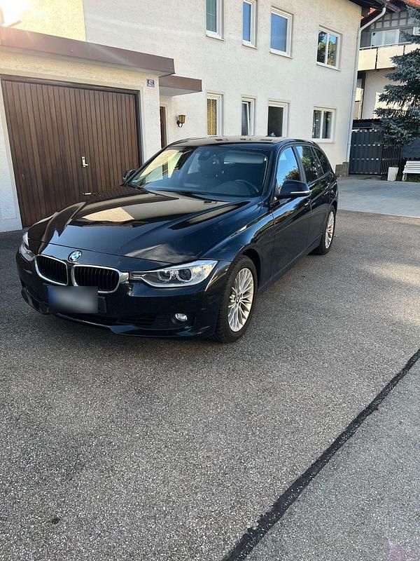 Gebraucht BMW 320 184 PS (135 kW) 2013 Schwarz Kombi