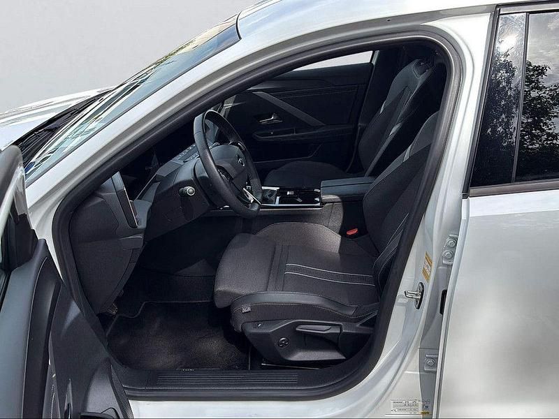 Gebraucht Opel Astra 131 PS (96 kW) 2024 Weiß Kleinwagen