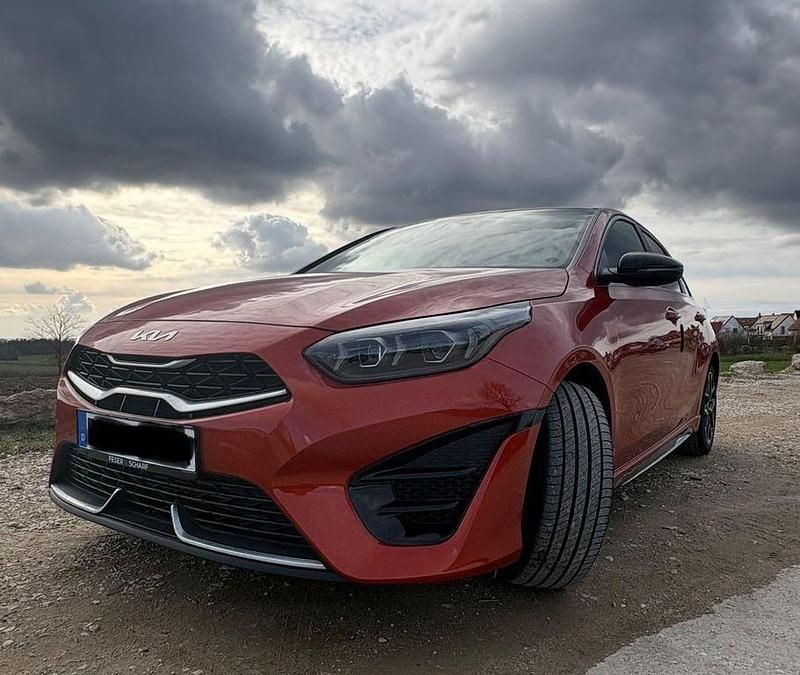 Gebraucht Kia Ceed GT-Line 140 PS (102 kW) 2024 Orange Kleinwagen