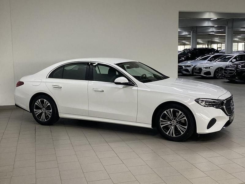 Gebraucht Mercedes E200 204 PS (150 kW) 2024 Weiß Limousine