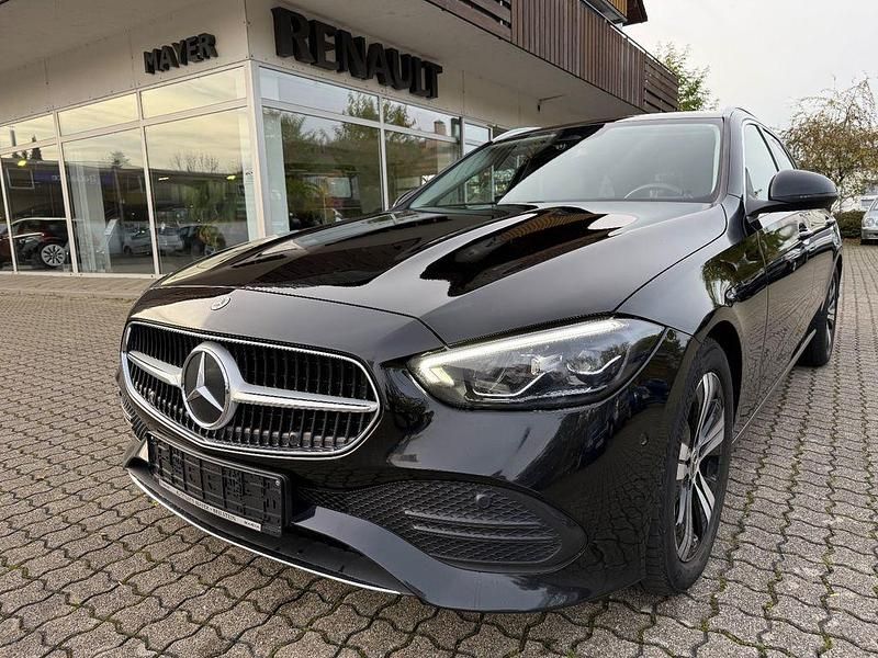 Schwarz Gebraucht 2022 Mercedes C220 Avantgarde Limousine | 23.250 € (Guter Preis) - Bild 1/4