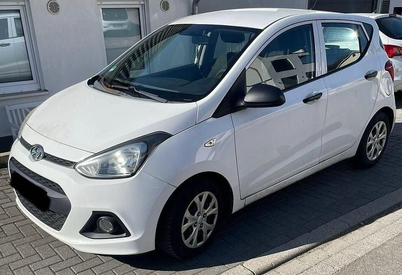 Gebraucht Hyundai i10 Classic 67 PS (49 kW) 2015 Weiß Kleinwagen