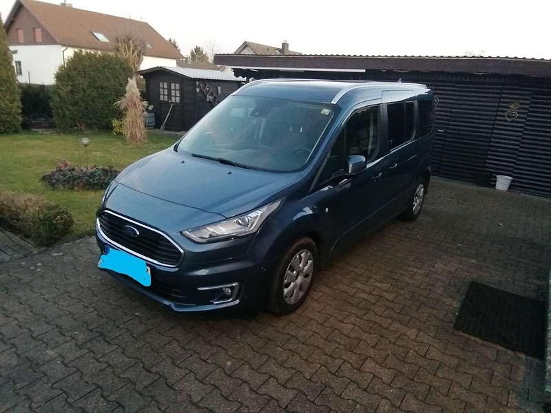 Blau Gebraucht 2022 Ford Tourneo Titanium Kombi | 26.500 € (Guter Preis) - Bild 1/4