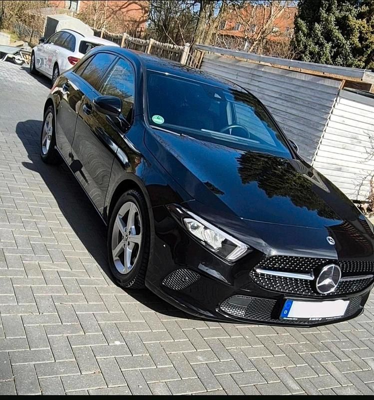 Schwarz Gebraucht 2018 Mercedes A220 Night Kleinwagen | 18.100 € (Superpreis) - Bild 1/4