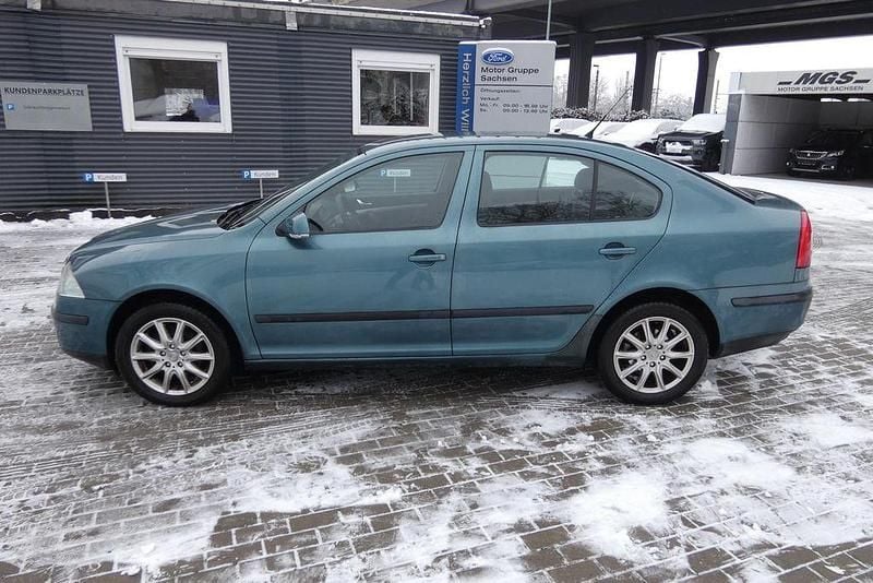 Gebraucht Skoda Octavia Ambiente 102 PS (75 kW) 2005 Islandgruen metallic Limousine