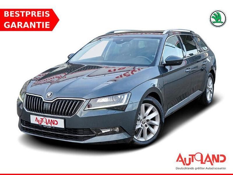 Grau Gebraucht 2016 Skoda Superb Style Kombi | 22.950 € (Teuer) - Bild 1/4