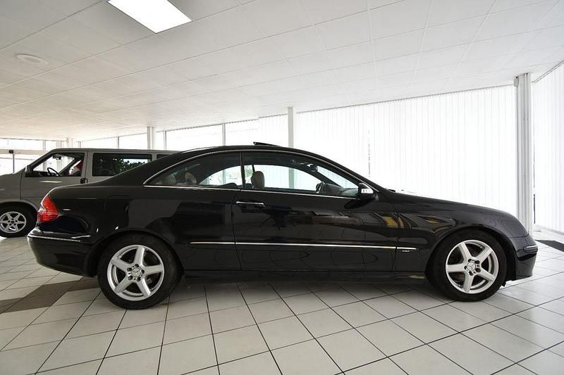 Gebraucht Mercedes CLK200 184 PS (135 kW) 2008 Schwarz Coupé