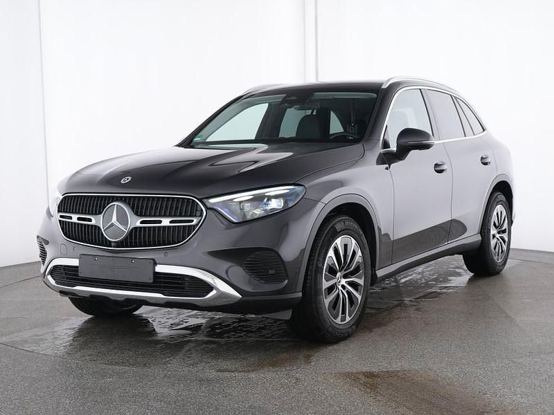Metalliclack graphitgrau Gebraucht 2024 Mercedes GLC220 Avantgarde SUV | 51.910 € (Superpreis) - Bild 1/4