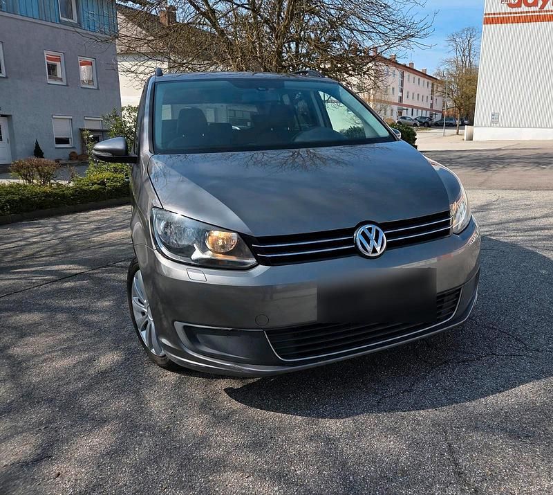 Gebraucht VW Touran 105 PS (77 kW) 2011 Grau Van / Kleinbus
