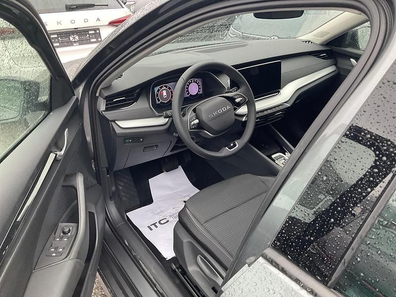Neu Skoda Octavia Selection 150 PS (110 kW) 2026 Graphite grau metallic Kombi