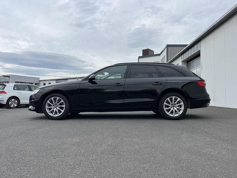 Gebraucht Audi A4 150 PS (110 kW) 2022 Mythosschwarz Kombi