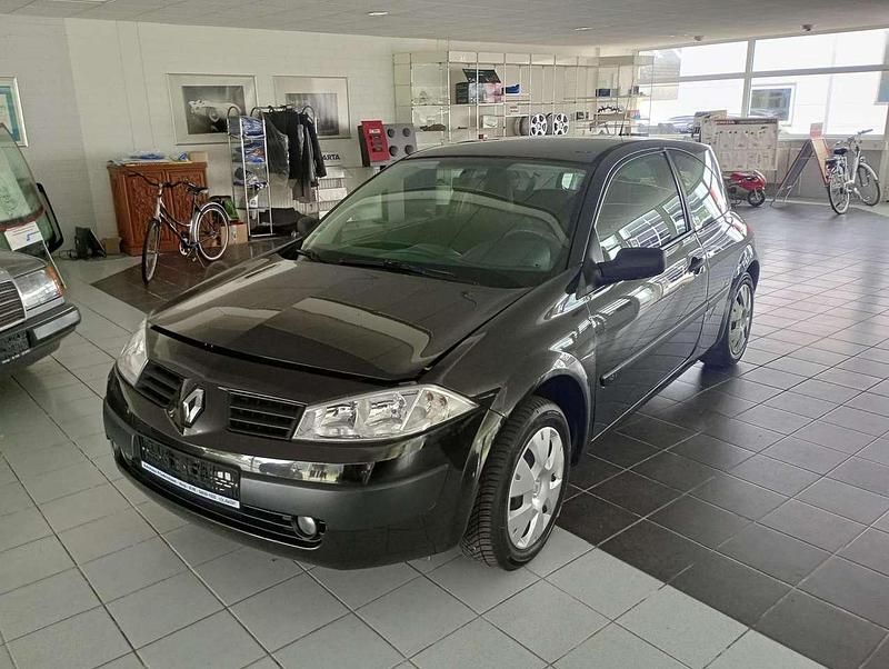Schwarz Gebraucht 2004 Renault Mégane II Authentique Limousine | 3.980 € - Bild 1/4