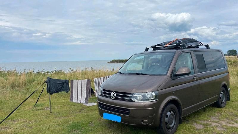 Braun Gebraucht 2025 VW Multivan Van | 28.000 € - Bild 1/4