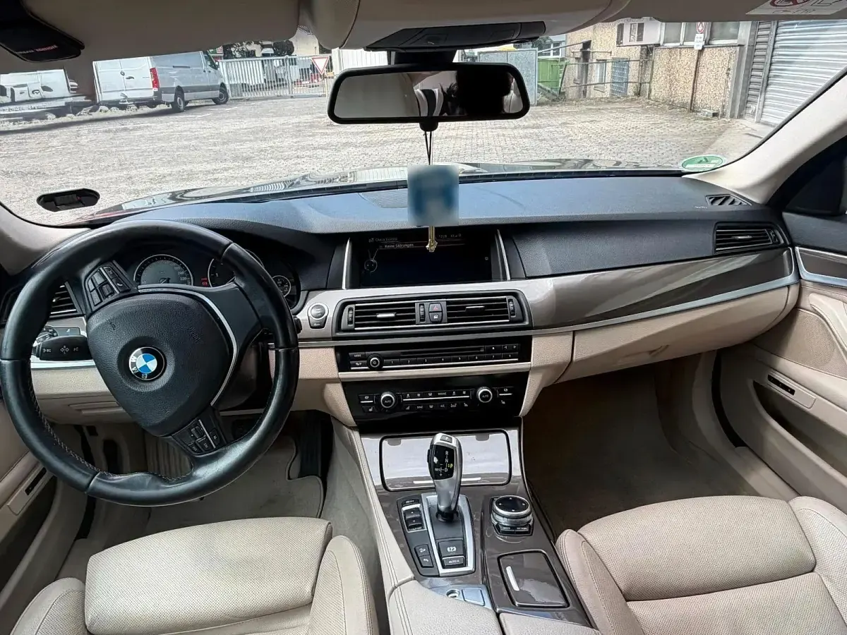 Gebraucht BMW 530 258 PS (189 kW) 2014 Grau Limousine