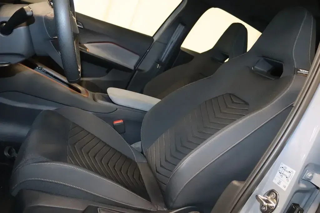 Gebraucht Cupra Born 150 kW (204 PS) 2024 Vaporgrau Kleinwagen