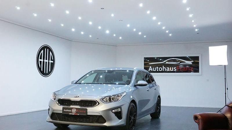 Silber Gebraucht 2019 Kia Ceed Sportswagon Kombi | 15.897 € (Guter Preis) - Bild 1/4