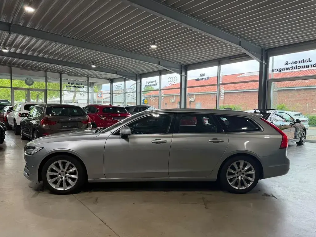 Gebraucht Volvo V90 Momentum 190 PS (139 kW) 2017 Silber Kombi