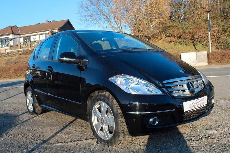 Gebraucht Mercedes A160 Avantgarde 95 PS (69 kW) 2011 Schwarz Limousine